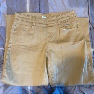 Skinny khaki pants